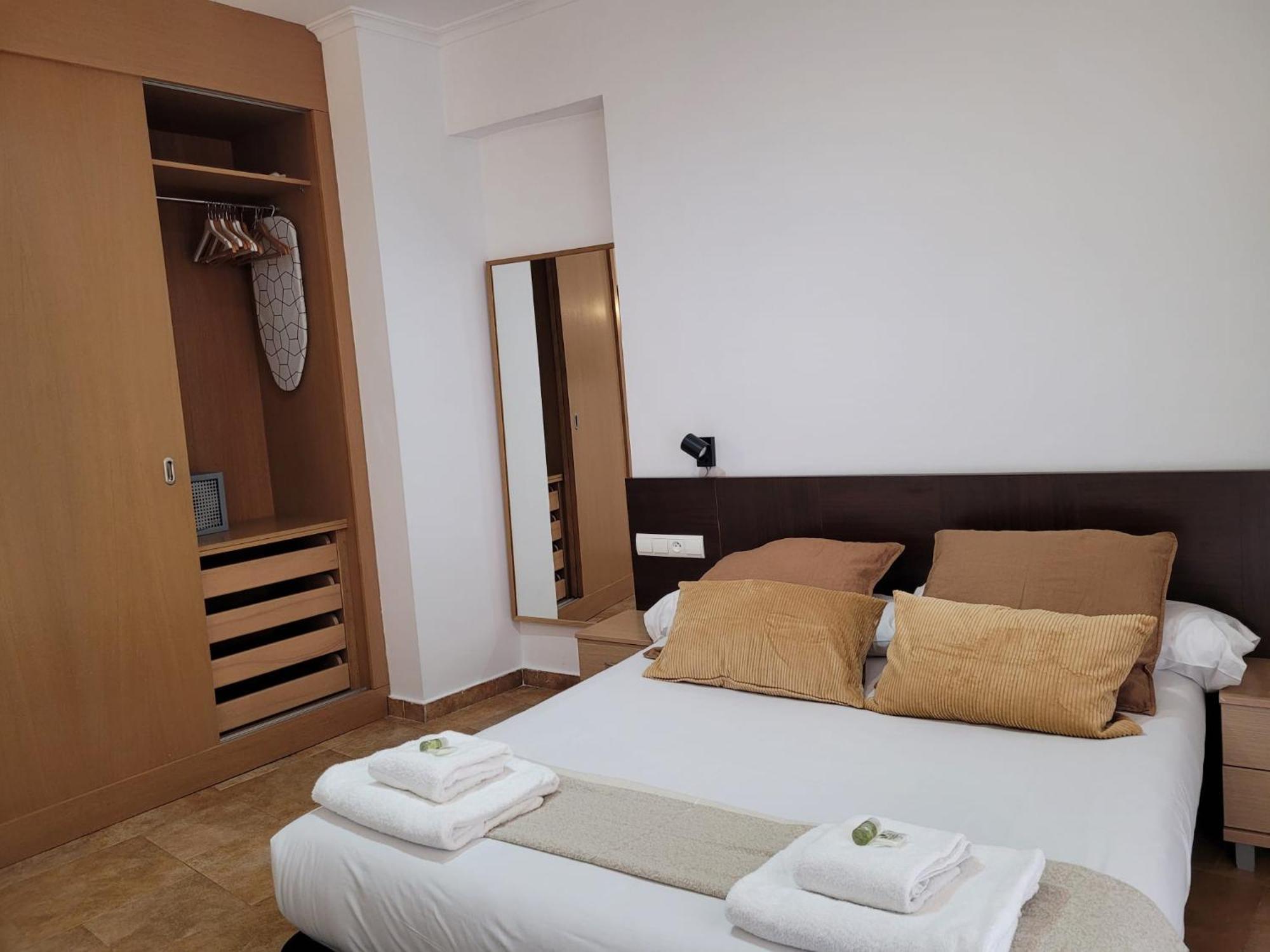 Living Valencia Apartments - Merced Luaran gambar