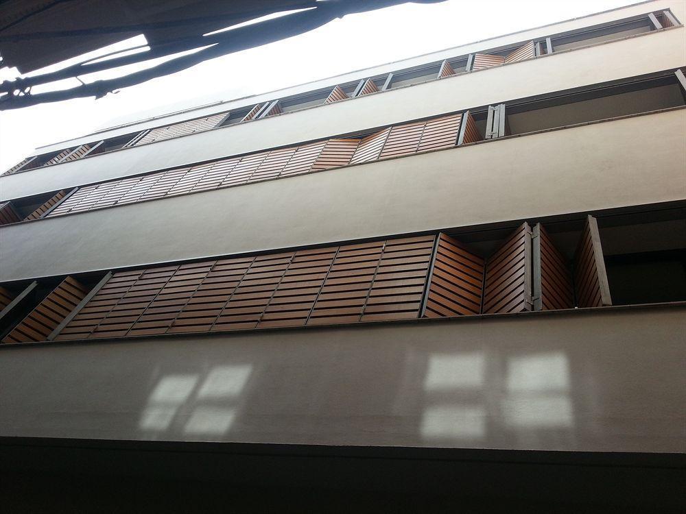 Living Valencia Apartments - Merced Luaran gambar