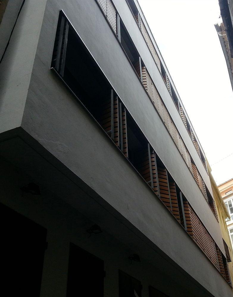 Living Valencia Apartments - Merced Luaran gambar