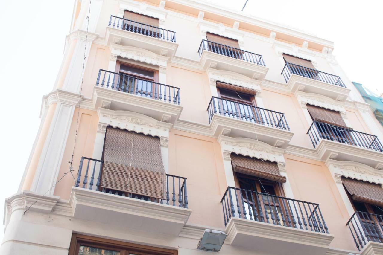 Living Valencia Apartments - Merced Luaran gambar